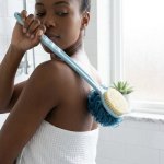 Long-handled Mesh Bath Sponge For Body Exfoliation