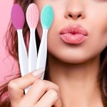 Lip Scrub Brush Silicone Exfoliating Lip Brush Tool Double-sided Soft Lip Brush Exfoliating Brush For Men Women Lip Brush MINI E