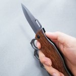 Tactical Trench Folding Knife With Knuckle Guard And Belt Clip - Brown