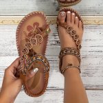 Women's Boho Style Flat Sandals Toe Loop Elastic Strap Shoes With Rhinestone & Beads Casual Summer Beach Sandals