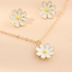 Daisy Flower Pendant Jewelry Set Refreshing Cartoon Style Earrings And Necklace Set Pastoral Casual Style Jewelry Accessories Fo