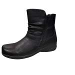 Ladies Boots In Black - Black 8