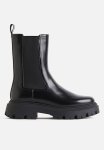 Chunky Chelsea Boots - Black
