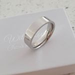 A84-C2528 - Men's Stainless Steel Band Ring - Size 8