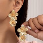 Luxury Golden Vintage Style Statement Earrings Elegant Flower Design Metal Textured Studs For Women Fashion Accessories