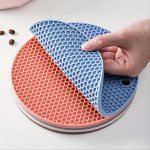 1 4PCS Round Honeycomb Silicone Placemat 17.02 Cm Heat Insulation Pad Non-slip Pot Holder Easy To Clean And High Temperature Res
