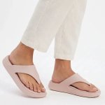 Crocs Getaway Triangle Flip Sandals - Quartz - 9