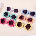Trendy Cute Fresh Charming Daisy Flower Round Fashion Glasses For Boys Girls Outdoor Sports Party Vacation Travel Supply Photo P