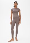 Fitted Microfibre T-Shirt - Dark Mole