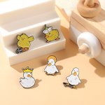 Cute Duck Brooch Alloy Pins Elegant Costume Accessories Funny Animal Enamel Brooch Pin Bag Lapel