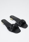 Salvadora Knot Mule - Black