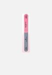 Essence The 4IN1 Profi File