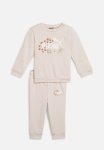 Puma Ess+ Fc Infant Jogger Tr - Island Pink