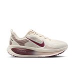 Nike Women's Vomero 18 Running Shoes