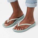 Iqushion X Pantone Flip-flops - Iceberg Green - 9