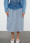 Color Blocked High Waist Midi Denim Skirt - Blue & White