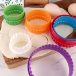 6-PIECE Double-sided Cookie Cutters: Round Flower Shaped Pastry Cutter Biscuit Molds Baking Tools Kitchen Accessories - Perfect