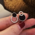 1PAIR Asymmetrical Round Hollow Round Black Stud Earrings Artificial Crystal Accessories For Girl Daily Decoration Jewelry Birth
