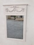 Crm Dist. Wood Frame mirror bow 140X89X5