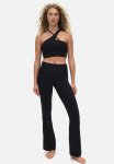 Flared Yoga Leggings In Softmove - Black