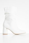 Marshmallow Boot - White