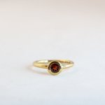 Round Small - Garnet - Medium