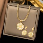 3PCS A Set Of Golden Stainless Steel Ornaments Gold-plated Cubic Zirconia Round Portrait Necklace And Stud Earrings 3PCS Set Tit