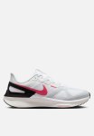 Nike Structure 25