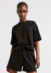 Pull-on Shorts - Black