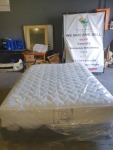Simmons Queen Mattress With Base In An Excellent Condition R3550