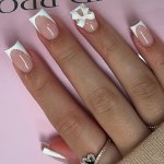 24PCS 3D White Bow Decorated Press On Nails Short Square Fake Nails White French Tip Acrylic Nails Simple Style Glossy Glue On N