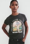 T-Shirt With A Motif - Dark Grey elton John