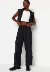 Contrast Stitching Trousers - Black