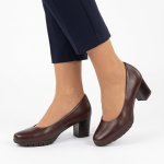 Soft Style Makana Court Heels - Chocolate - 9