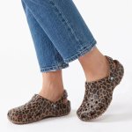 Crocs Classic Animal Clog - Sepia Leopard - 9