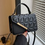 Elegant Women's Quilted Crossbody Bag Fashionable Small Shoulder Satchel Chic Handbag With Detachable Strap