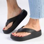 Crocs Getaway Platform Flip - Black - 9
