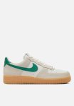 Nike Air Force 1 '07 LV8