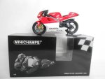 1:12 Minichamps Yamaha Yzr 500 Max Biaggi 500CC Gp 2000 Team Yamaha