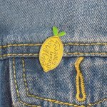 1PC Cute Green Leaf Pattern Brooch Pin Paint Alloy Punk Style Badge Hat Backpacks Jackets Shirts Bags Clothing Decorative Access