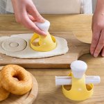 2PCS SET Plastic Donut Cutter With Dipping Plier Doughnut Mould Doughnut Maker Non-stick Diy Doughnut Baking Tools