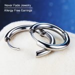 1 Pair Titanium Steel Silvery Hoop Earrings Hypoallergenic Glossy Circle Ear Jewelry For Women Simple Elegance Fashion Wedding A