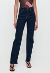 Straight Leg Jeans In Dark Wash - Dark Wash