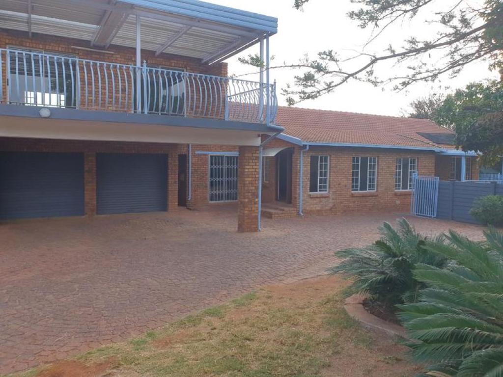 For Rent Houses 3 Bedrooms 1 Bathroom Centurion Listings And