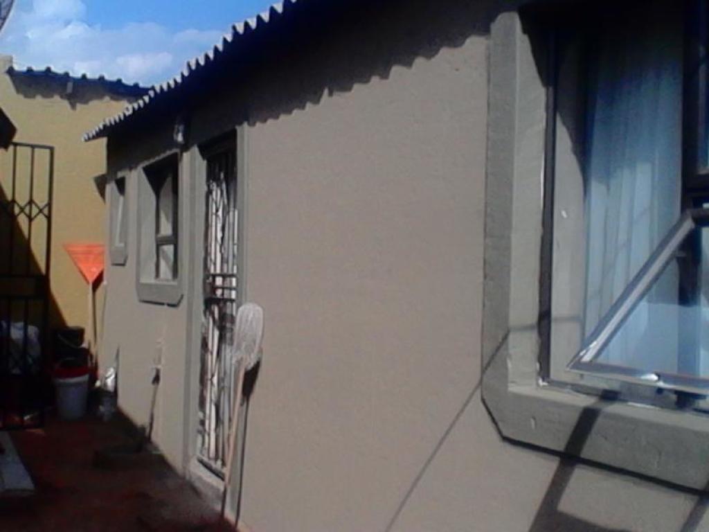 Forrent 2 Rooms Tembisa Listings And Prices Page 2 Waa2